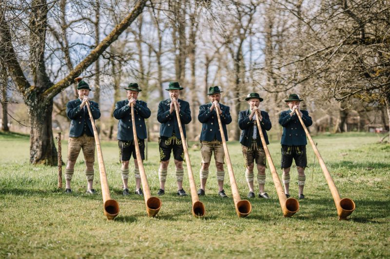 Alphornblaeser-Gruppenbild-2