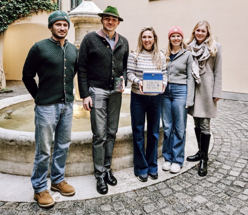 De Feldwieser Aktiven sammeln für den Vergissmeinnicht Verein